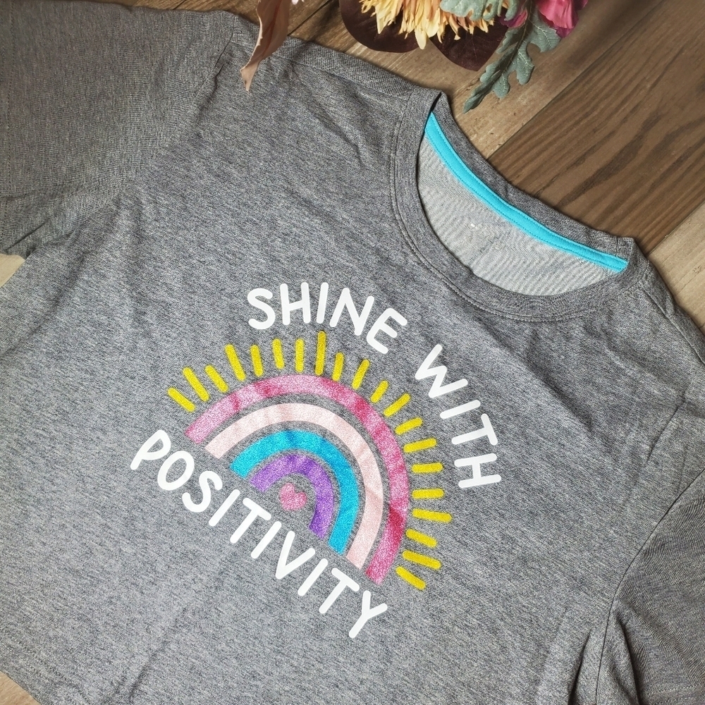Nwt Bcg Girls Lifestyle Short Sleeve Cropped Positivity Tee Heather Gray Size Xl — image 5 of 8